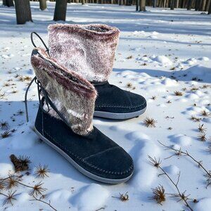 Toms Nepal Black Suede Faux Fur Oxford Tan Moccasin Boots Women's Sz US 8